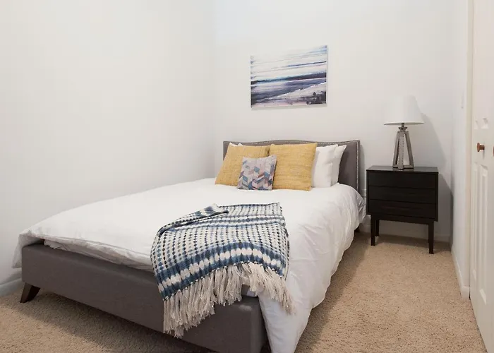 Sonder Lincoln Park Aparthotel