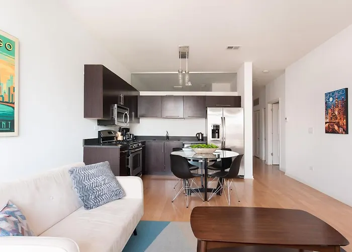 Sonder Lincoln Park 3*